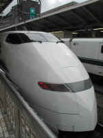 shinkansen-300series-tokyo-061103-01.jpg (273287 bytes)