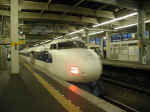 shinkansen-200series-hiroshima-061503-02.jpg (325655 bytes)