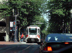 pdx-lr-10th-061002-04.jpg (571872 bytes)